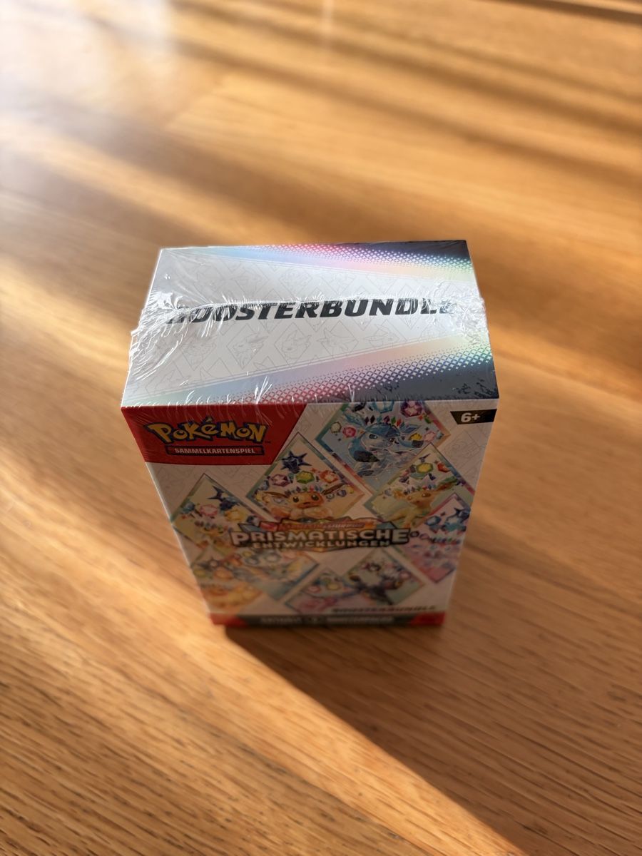Pokémon Sammelbilder & Trading cards: Pokémon 30th Celebration Poster-Kol.+ Prismatic Evolution DE – Neu und originalverpackt aus Allschwil von G_urus 2