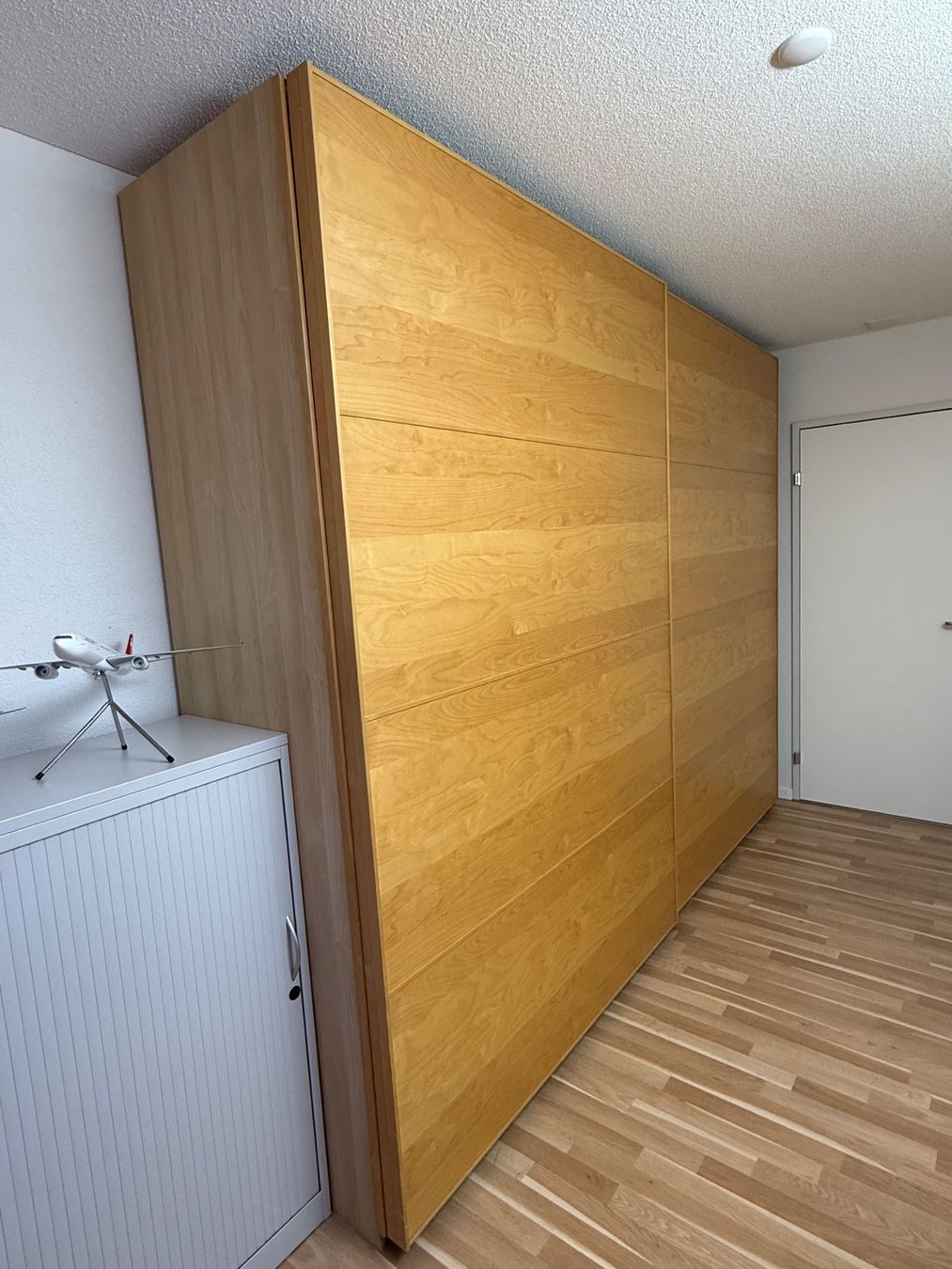 Ikea Armadi: PAX Kleiderschrank mit Schiebetüren – Usato da Mellingen venduto da hirschhotel6