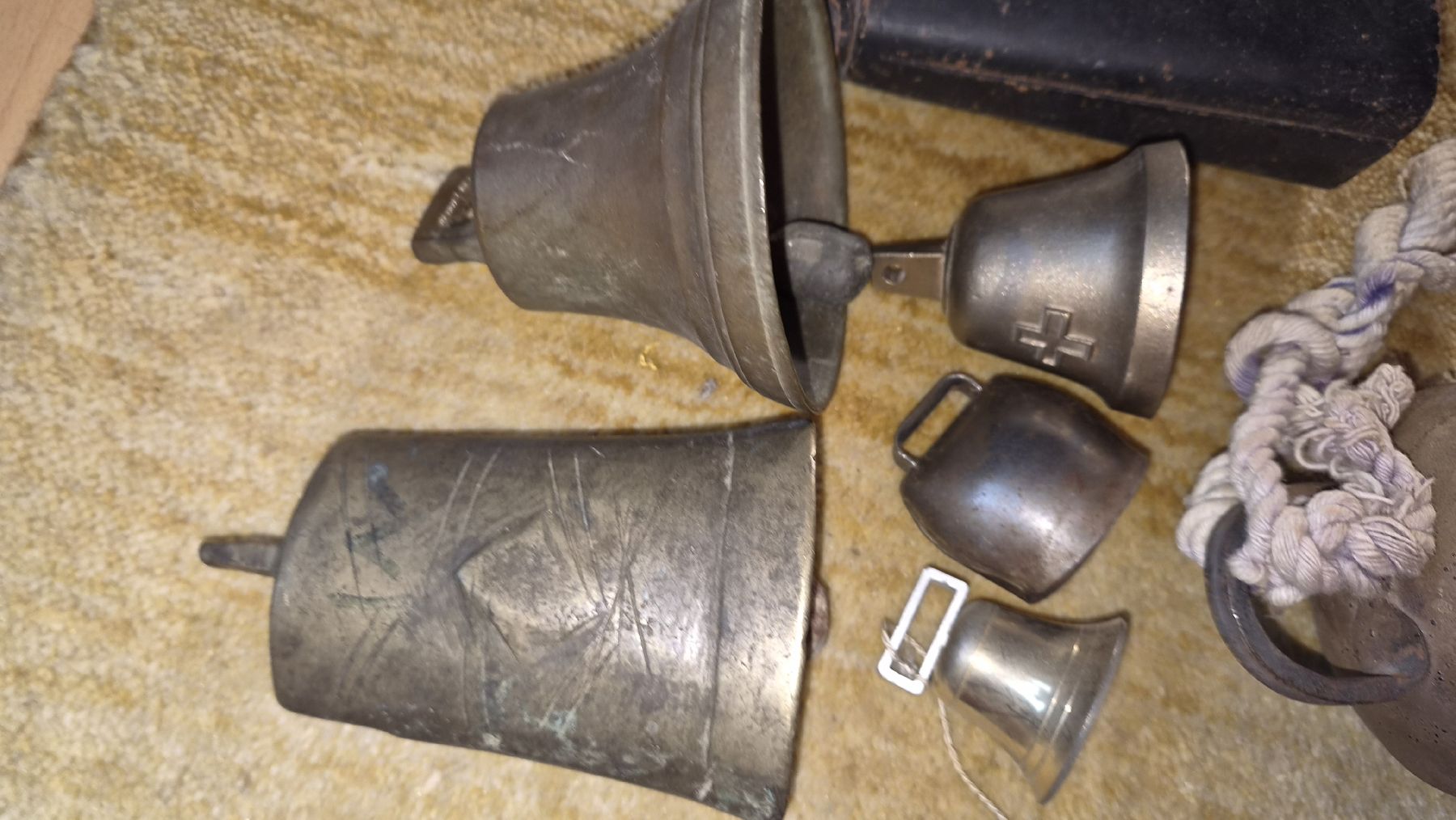 Campanacci mucche: 15 Glocken  Sammlung  – Usato da Kölliken venduto da MissesBossTop1 5