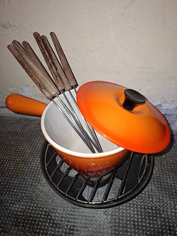 Le Creuset Pentole: Kit Fondue Le Creuset – Usato da Lausanne venduto da oli.fauc