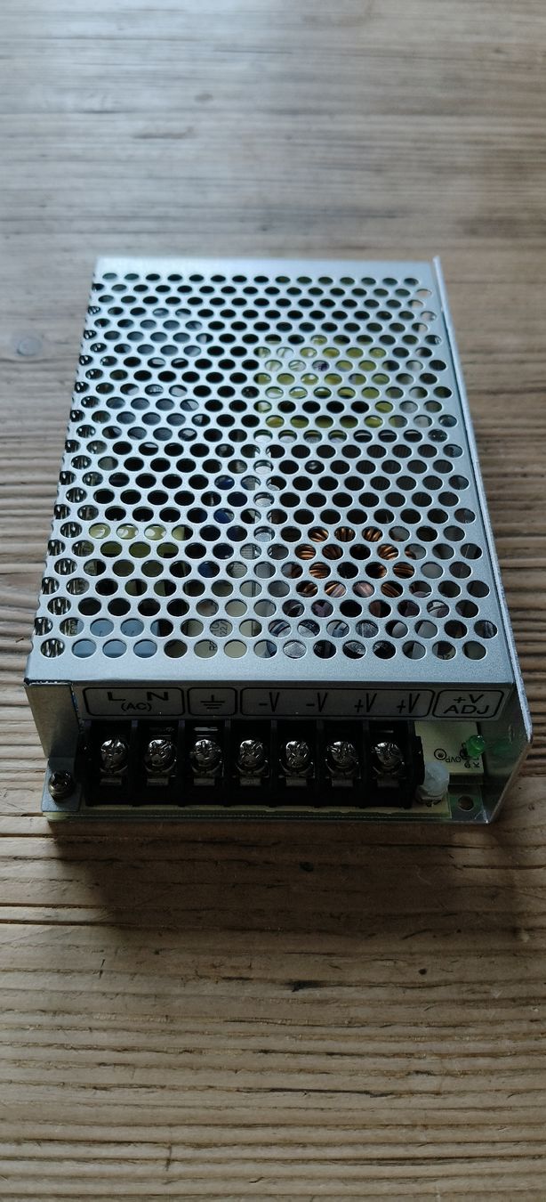 Convertitori: Alimentation 230v 12v mean well neuve – Nuovo (secondo la descrizione) da Chernex venduto da Lama1822 1