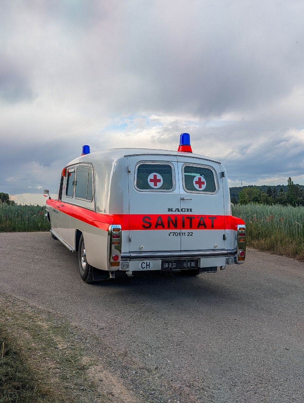 Cadillac Automobili: Cadillac Krankenwagen – Usato da Schlatt TG venduto da Rostlaube 4