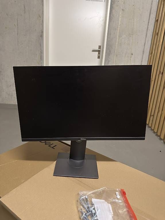 Monitore: Dell Professional P2419H Monitor 24" – Gebraucht aus Basel von bln_p758
