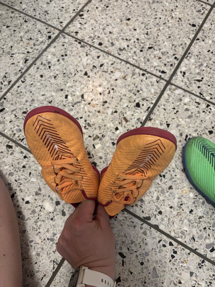 Scarpe per ragazzi: Fussball Noppenschuhe Decathlon 31 – Usato da Zollikon venduto da Kabatkaric 1