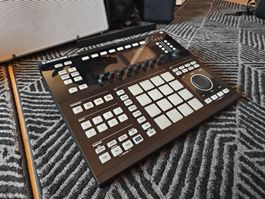 Native Instruments Maschine Studio - Top Zustand!