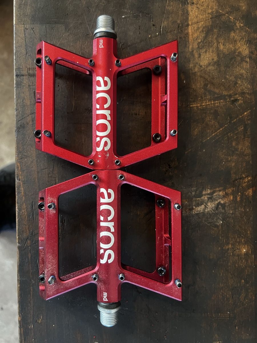 Ersatzteile: Flat Pedal Acros - Top Grip – Gebraucht aus Schönengrund von Oldbutgold93 2