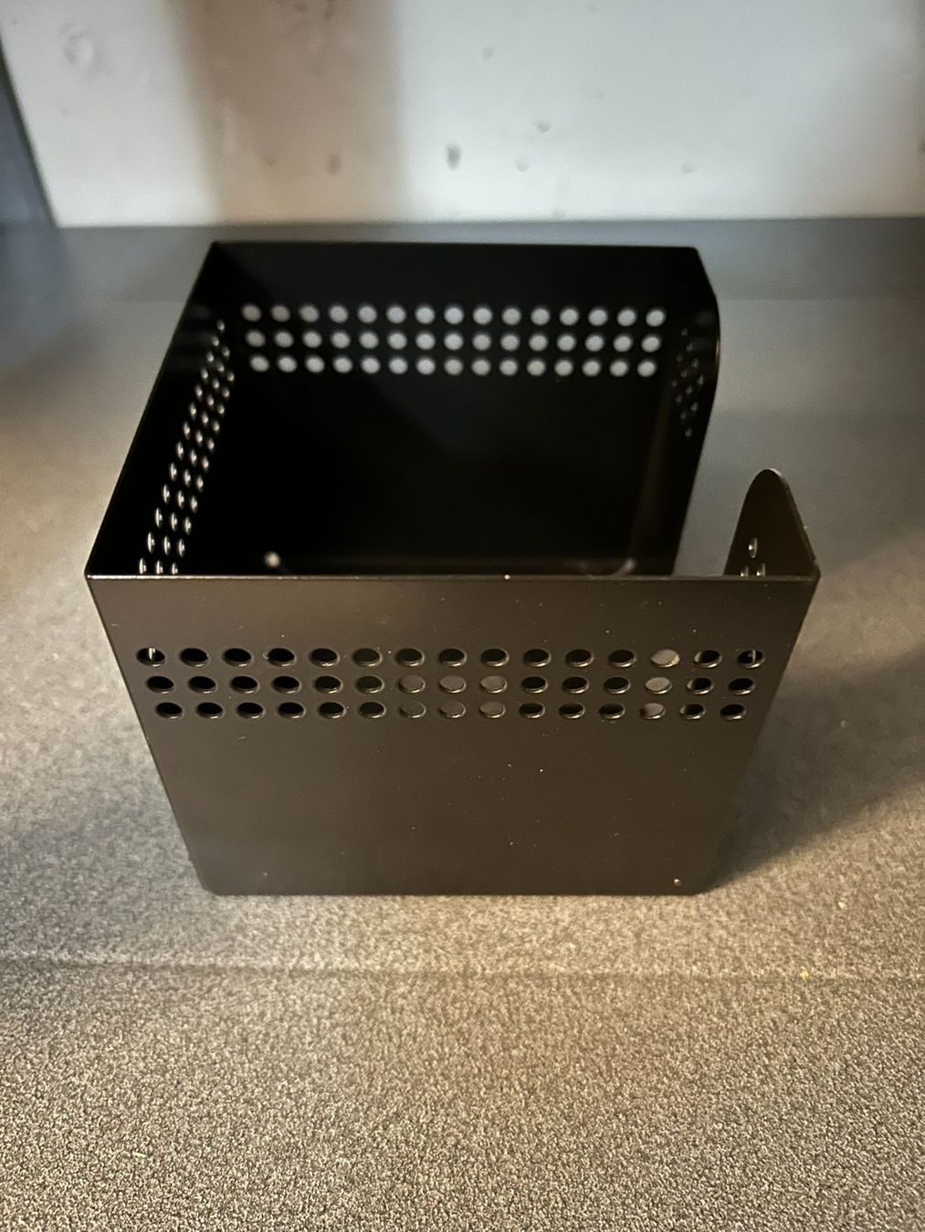 Sonstige Büroeinrichtungen: Büromaterial: Moderne Office Notizenhalter/Post-it aus Metal – Gebraucht aus Küsnacht ZH von filo_fila8700 1