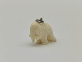 Pendentif figurine ancienne représentant un éléphant