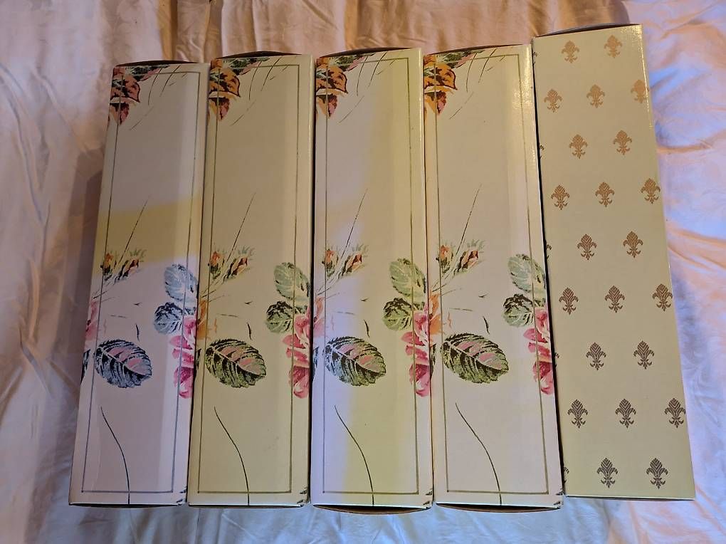 Bambole: VICTORIAN DOLLS 5x Puppen verpackt – Usato da Binningen venduto da Smile-46 4