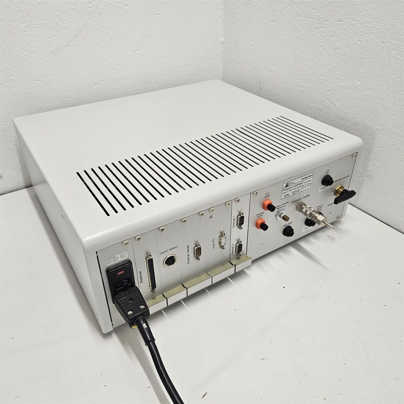 Sistema di controllo: Seyonic Pressure Controller – Usato da Niederdorf venduto da LeptonAG_Labor 3