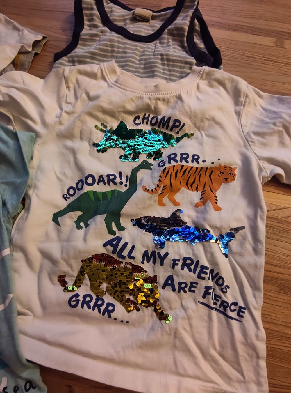 Lotti & Set di vestiti: 4 T-Shirts Gr. 104 Set H&M, Mickey, etc – Usato da Pratteln venduto da Malvea 2