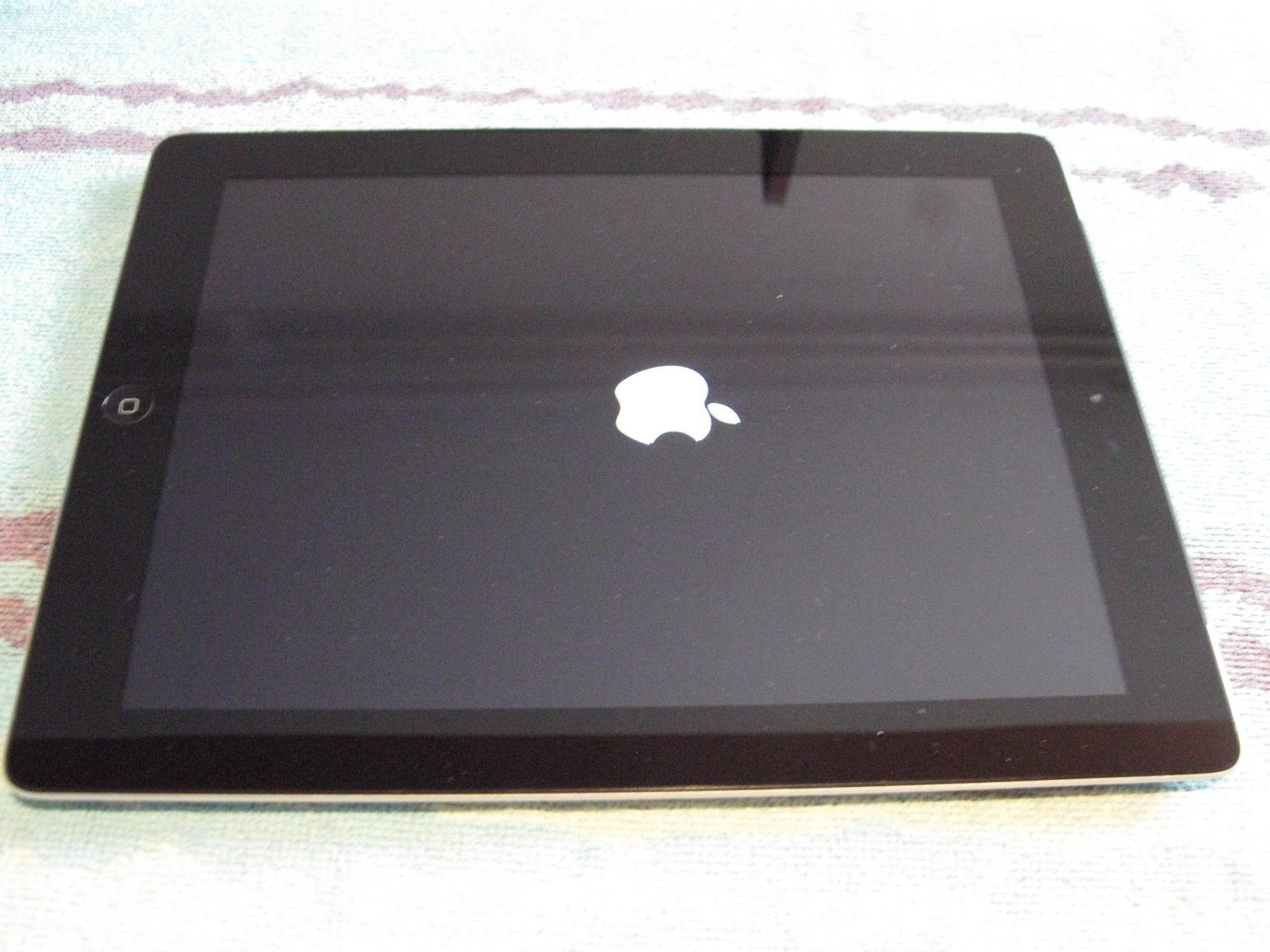 Apple Tablettes PC: Apple iPad Gen. 2, Model: A1396 – D'occasion à Hittnau par Mares8335 5