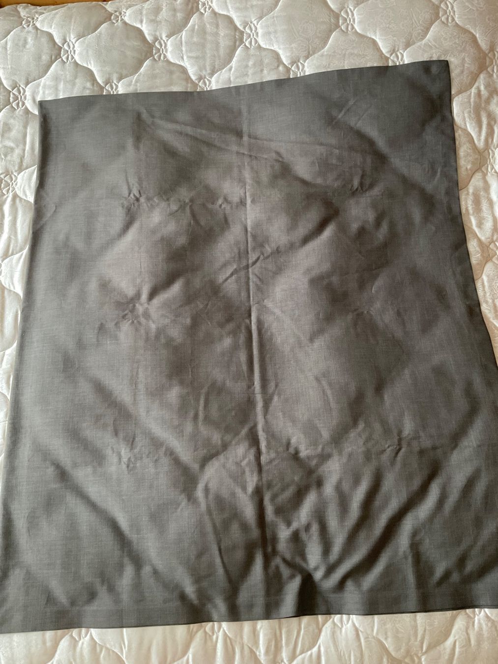 Altra biancheria da tavola: Schöne Tischdecke, gross, 250x150 cm, Polyester, antrazit – Usato da Regensdorf venduto da Polo101 1