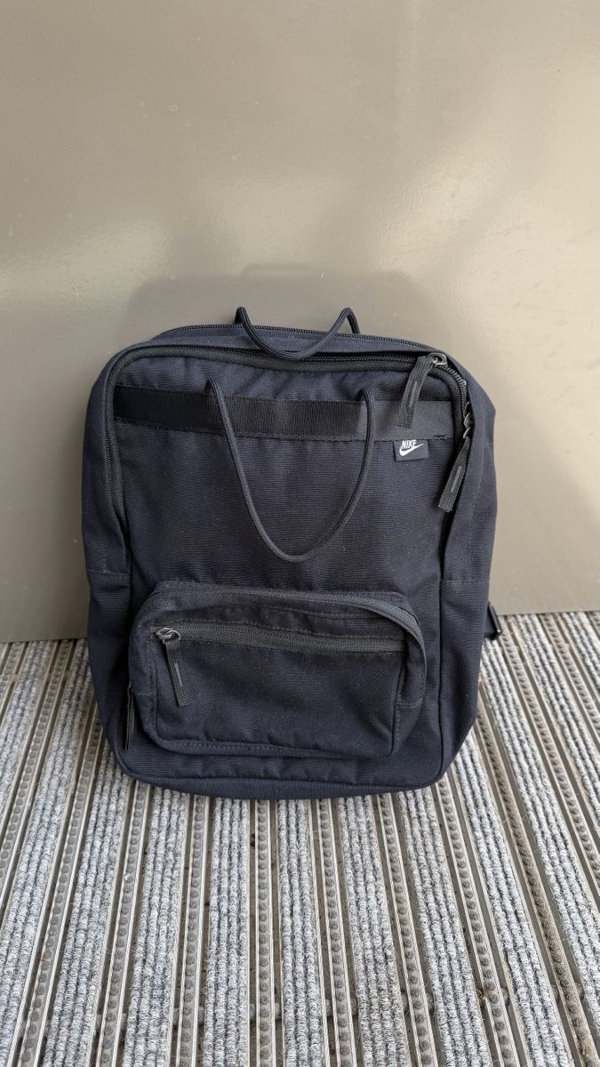 Nike Sacs: Nike Tasche schwarz  – D'occasion à Veltheim AG par KimiSinger