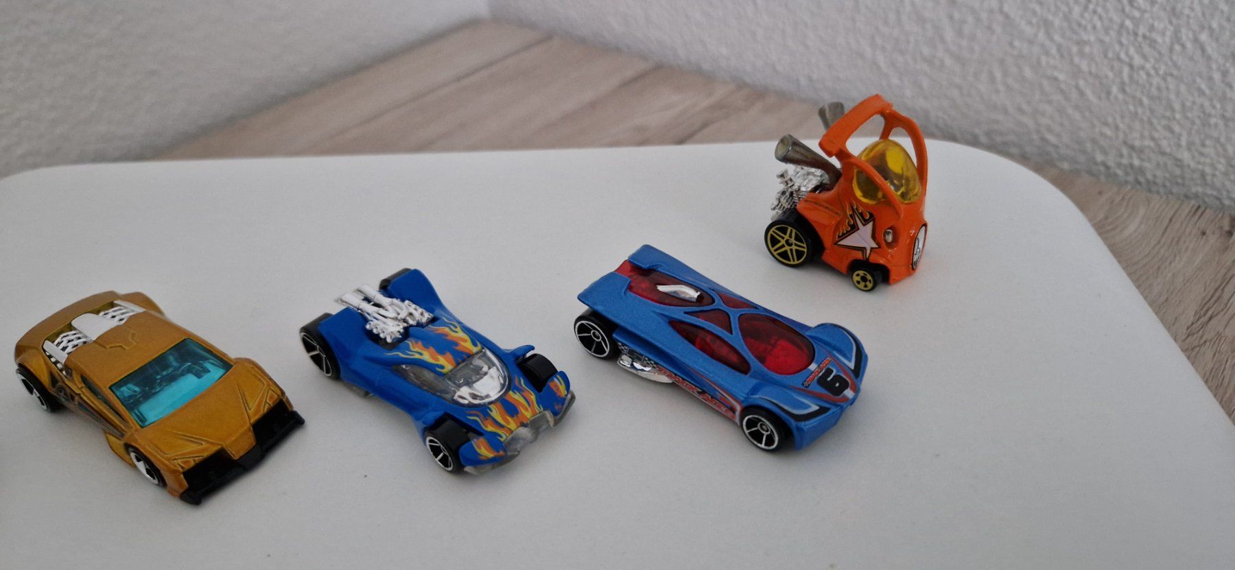 Hot Wheels Giocattoli: Hot Wheels Spielzeugautos – Usato da Wünnewil venduto da 1509mani 1