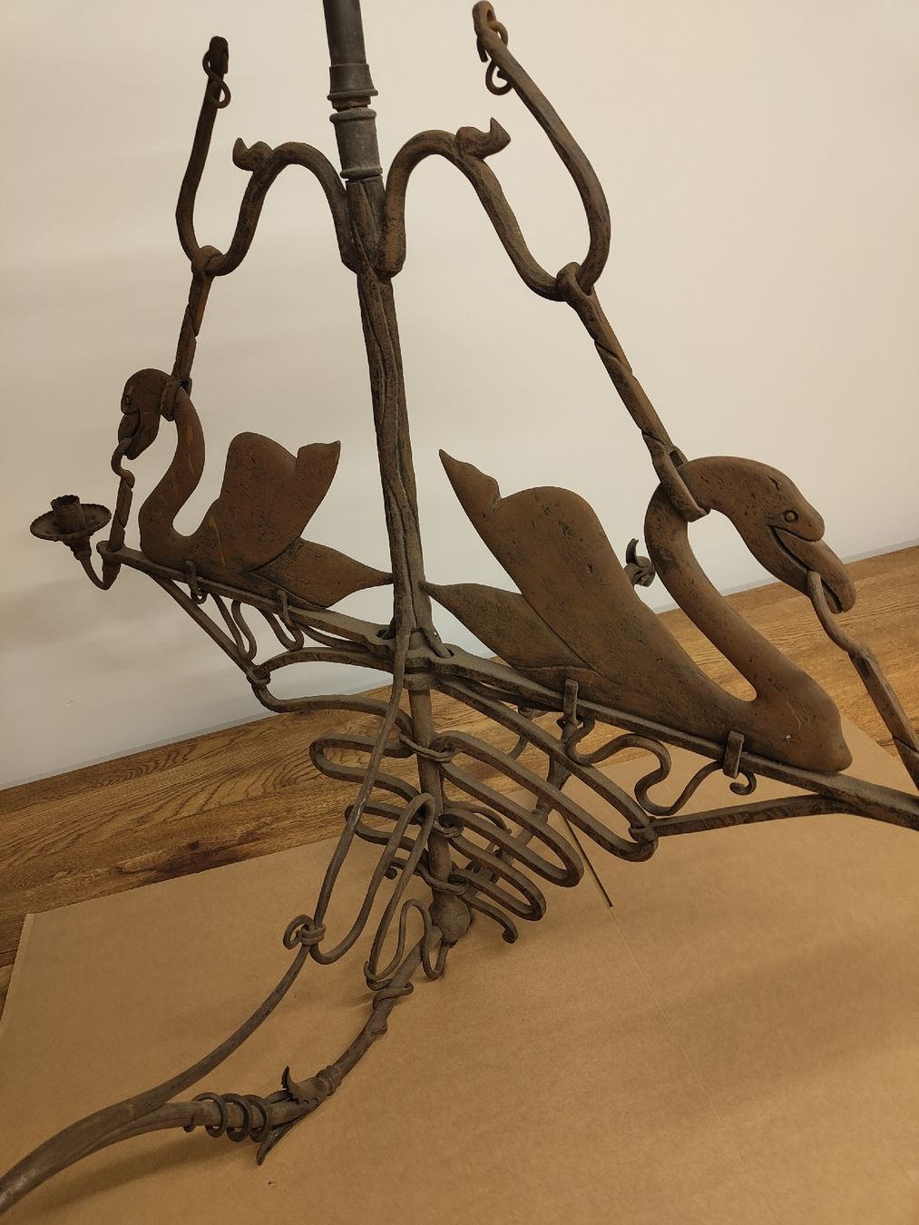 Kronleuchter & Deckenlampen: Kronleuchter Metall Swan design Antique – Gebraucht aus Basel von mariablanka 1