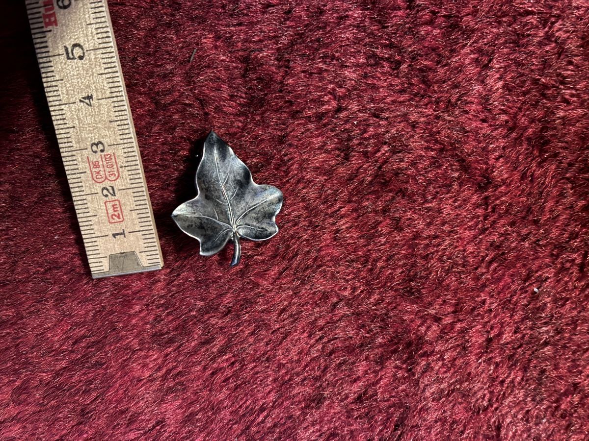 Spille & Fermagli: Antike Brosche Efeu-Blatt Silber, – Usato da Urnäsch venduto da schneewittli. 2