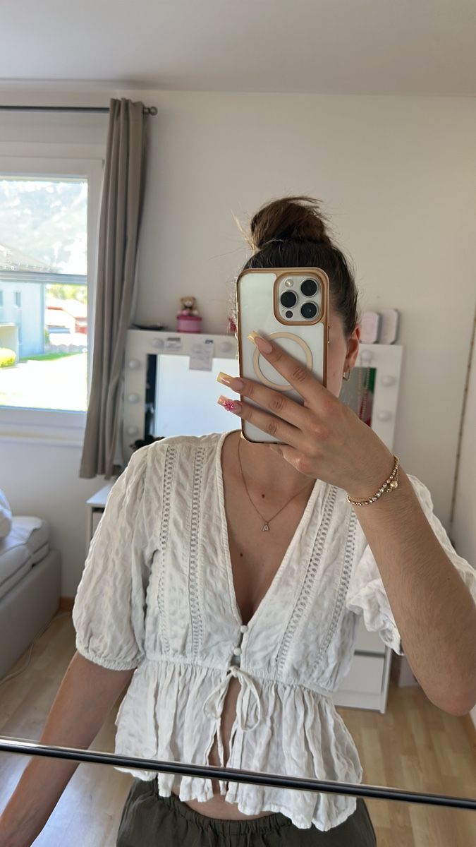 Stradivarius Camicette: Chemisier blanc Stradivarius  – Usato da Les Evouettes venduto da virg79 1