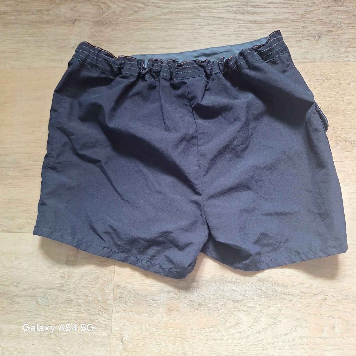 Decathlon Pantaloni: Quechua Wander Shorts, Dunkelblau, Mädchen 5 jährig – Usato da Richterswil venduto da C011 1