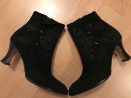 Schwarze Leder-Stiefeletten, Gr. 36.5
