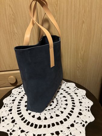 Borsa a mano in pelle blu scamosciata
