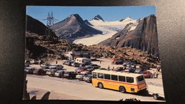 Nufenenpass Parkplatz mit Postauto, 1969