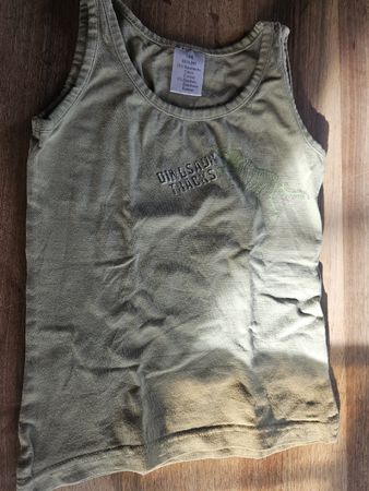 Cooles Dino Tank Top, Grösse 104, für den Sommer!