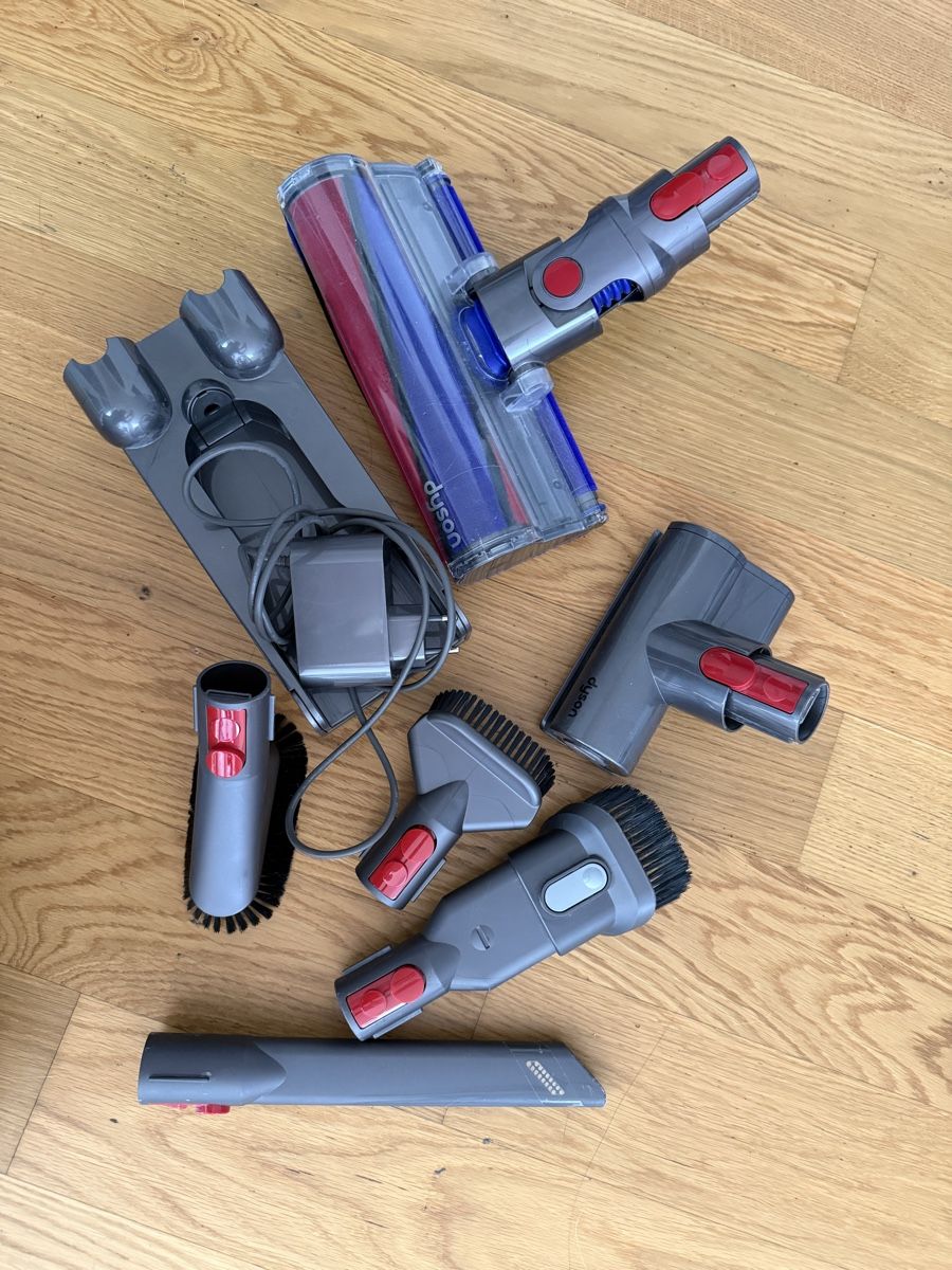 Dyson Staubsauger & Zubehör: Dyson V11 absolute extra Zubehör Staubsauger – Gebraucht aus Olten von S0undbabe9696
