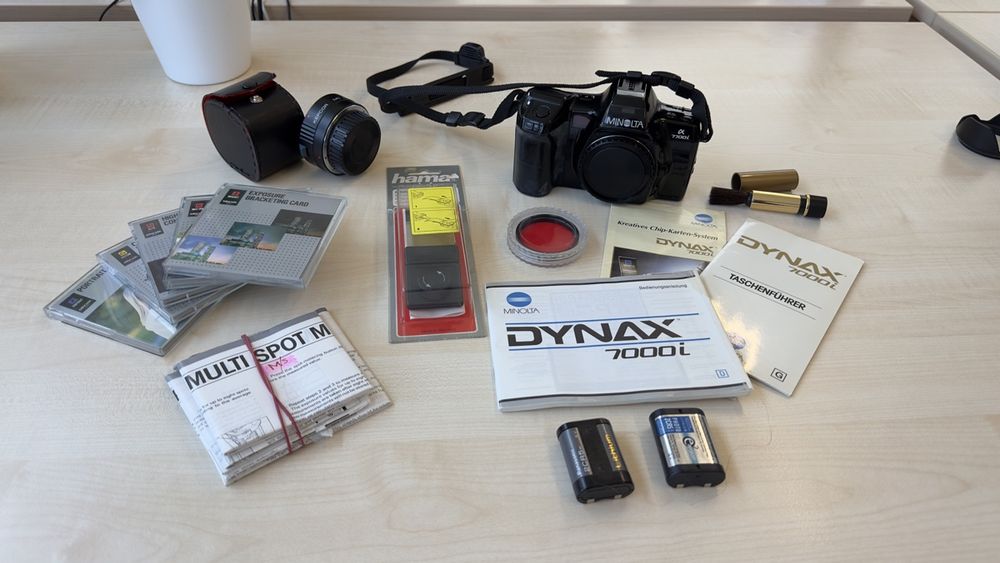 Minolta Fotocamera: Minolta Dynax 7000i analog Kamera Set, Rarität für Sammler – Usato da Amriswil venduto da sculman