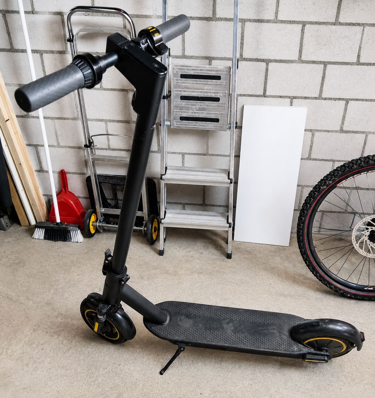 Kickboard: Trotinette éléctrique 500W 40km/h – D'occasion à Villars-sur-Glâne par MrLobTec
