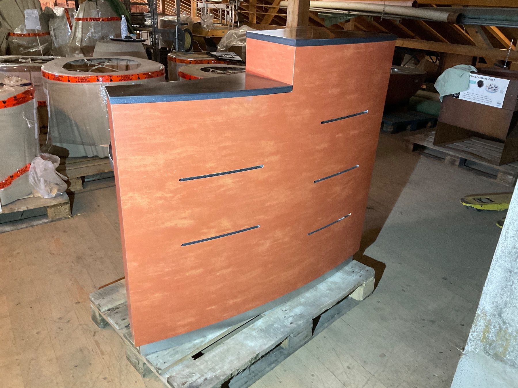 Allestimento di negozi e stand fieristici: Gebrauchte Bar / Theke – Usato da Bottmingen venduto da bj824 3