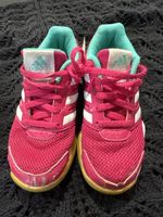 Adidas Hallenturnschuhe Gr. 30