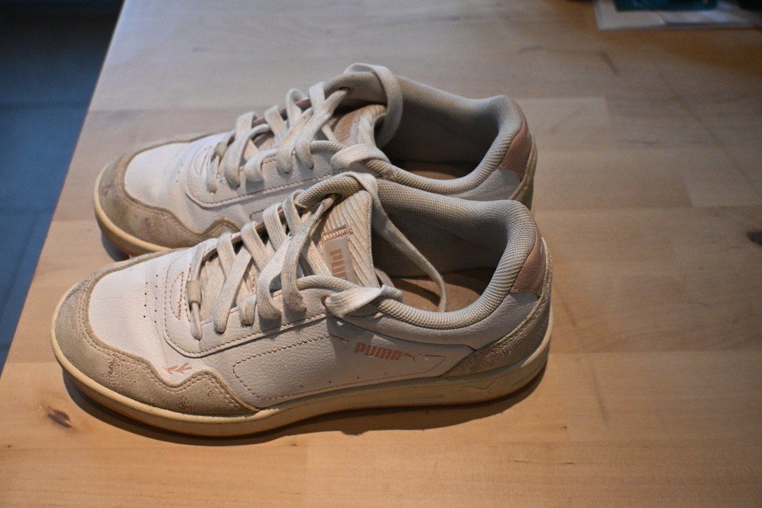 Scarpe per ragazze: Puma Mädchen Sneaker 38 – Usato da Steffisburg venduto da AppOffDotCom 1