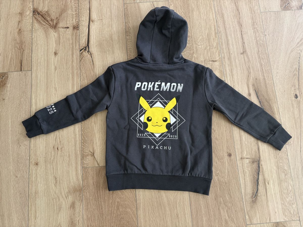 C&A Pulls et sweat-shirts: Kapuzenpullover Pokemon Pikachu   – D'occasion à Laupen ZH par Elti2017 1