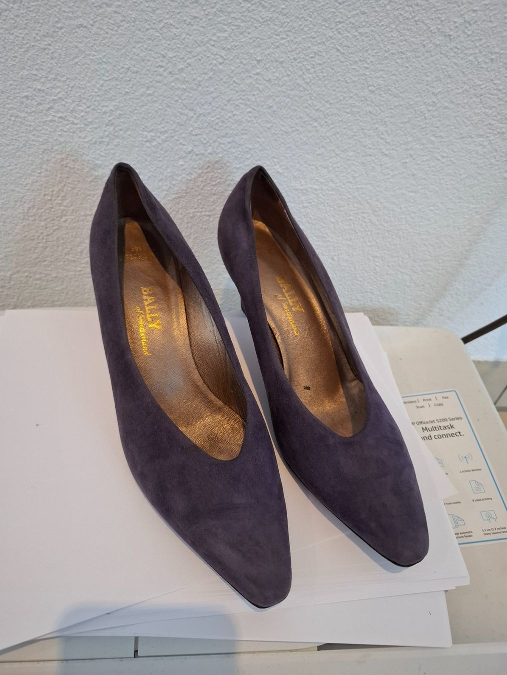 Bally Scarpe da donna: Bally, Pumps, Wildleder, violett, Gr. 40 – Usato da Dornach venduto da shoe-lina 2