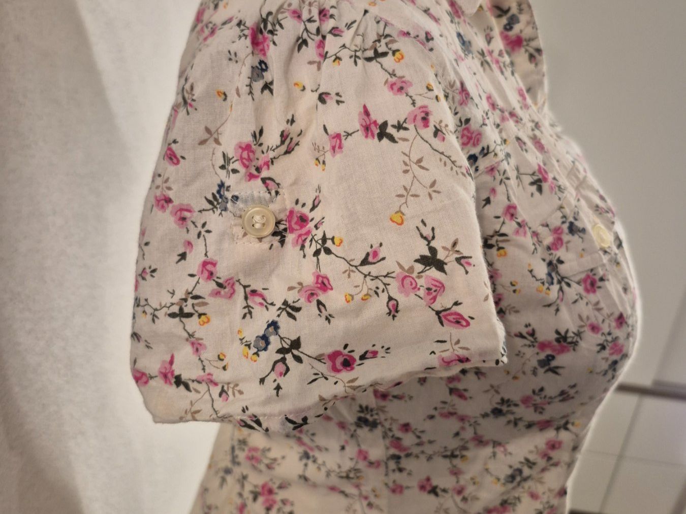 Blusen: Sommerbluse mit Blumenmuster, 100% Baumwolle, Grösse S – Gebraucht aus La Neuveville von Vestiaire_2011 2