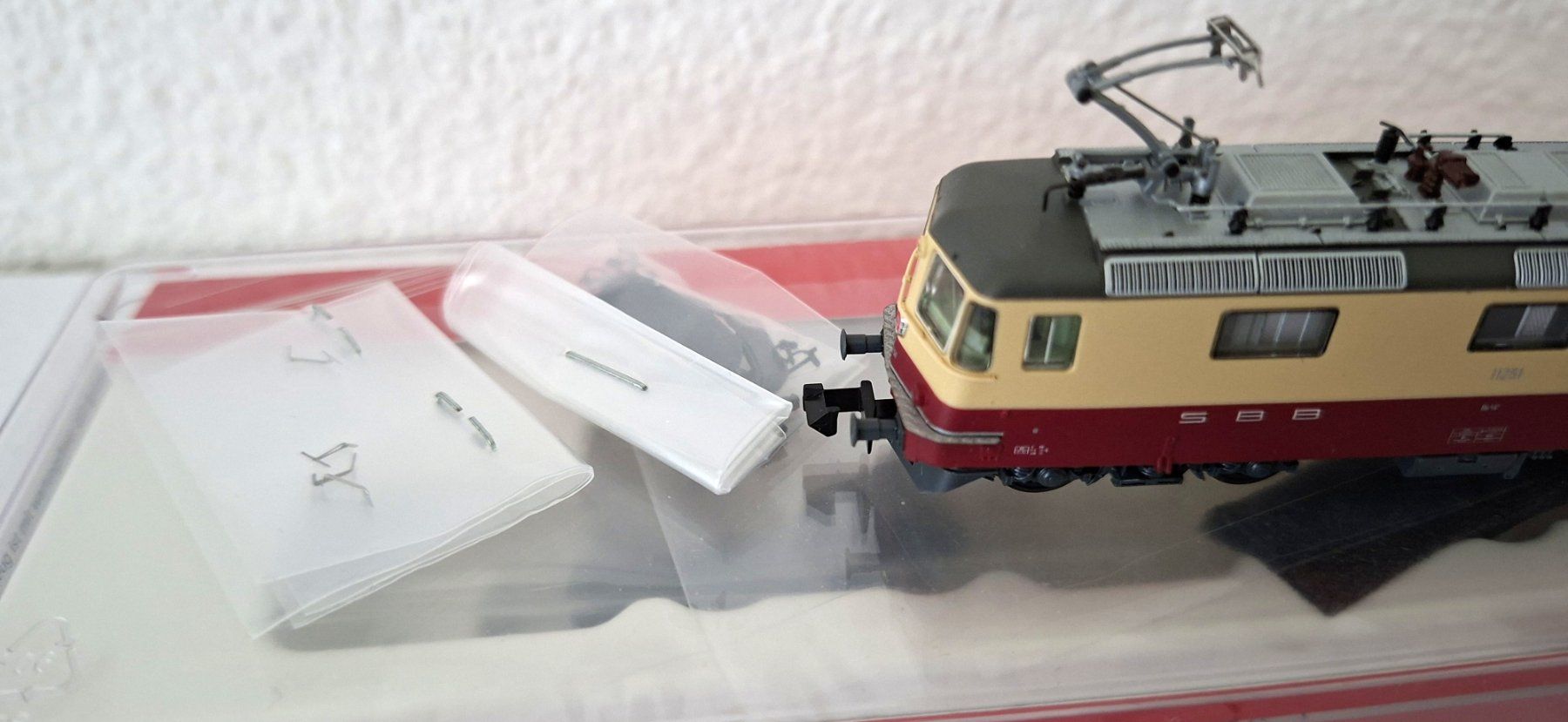 Fleischmann Modellini di ferrovie: Fleischmann Re 4/4 II " TEE " 732400 – Nuovo e nell'imballaggio originale da Biberist venduto da Ntrains 5