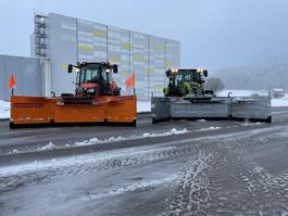 Schneepflug Flächenschneeschieber