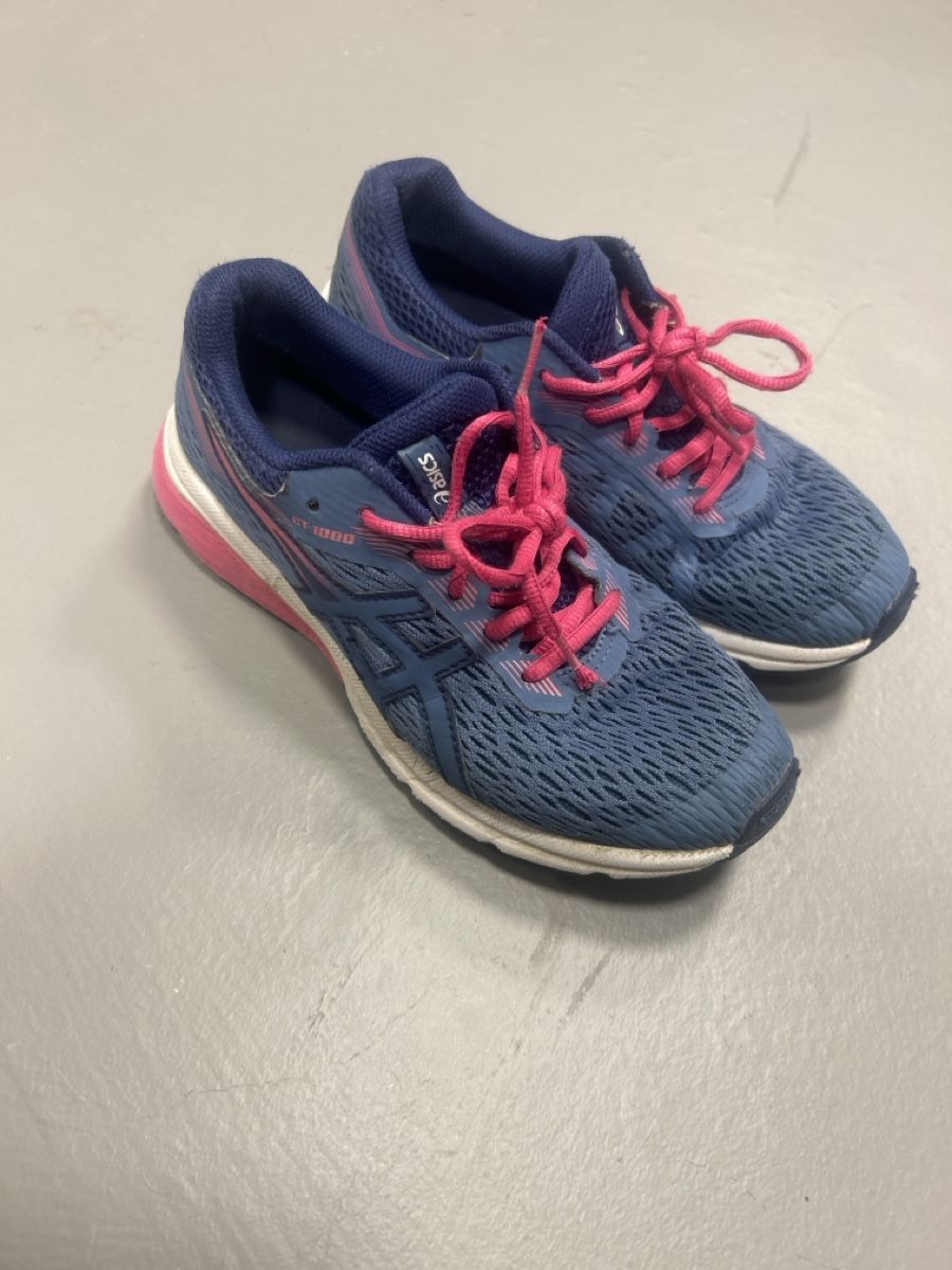 Asics Scarpe per ragazze: Asics GT-1000 – Usato da Itingen venduto da murmelis003