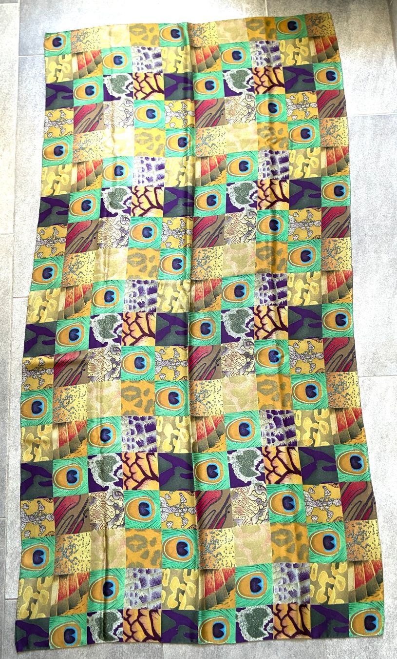 Foulard & Sciarpe: Seidenfoulard mit buntem Patchworkmuster Pfauenauge – Usato da Kloten venduto da Nephty 1