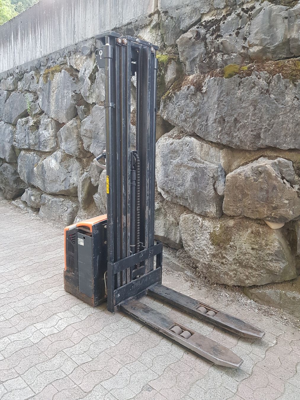 Carrelli elevatori e a forche: Rocla Stapler 1600 kg Ameise Deichselstapler Deichselgerät – Difettoso da Brunnadern venduto da p..... 6