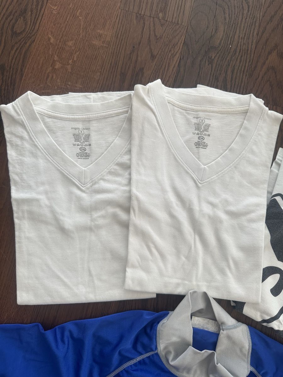 Lotti & Set di vestiti: Jungen/Herren Kleider Gr. S – Usato da Wangen b. Olten venduto da kellybundy31 2
