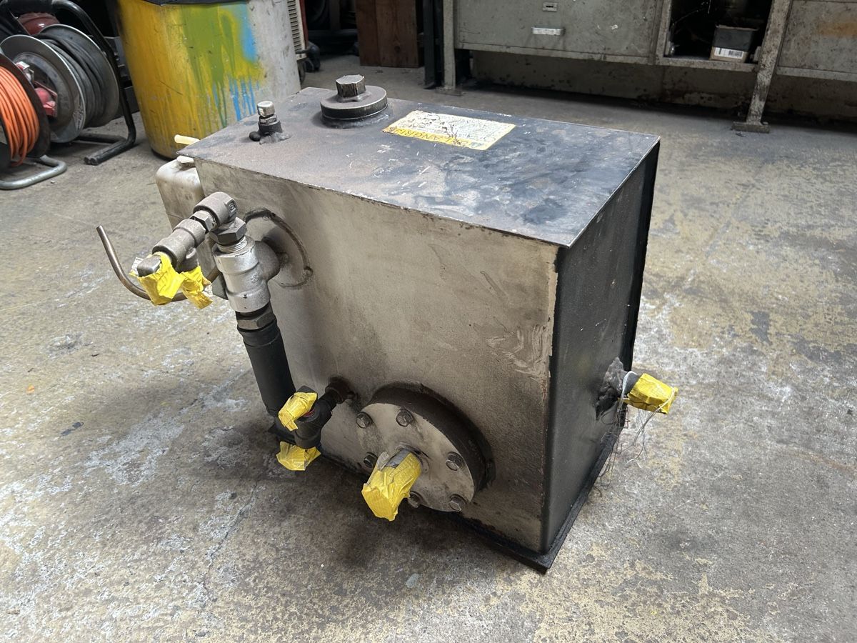 Accessori per altri veicoli: Hydrauliköltank – Usato da Ueberstorf venduto da Holzerbueb13 1