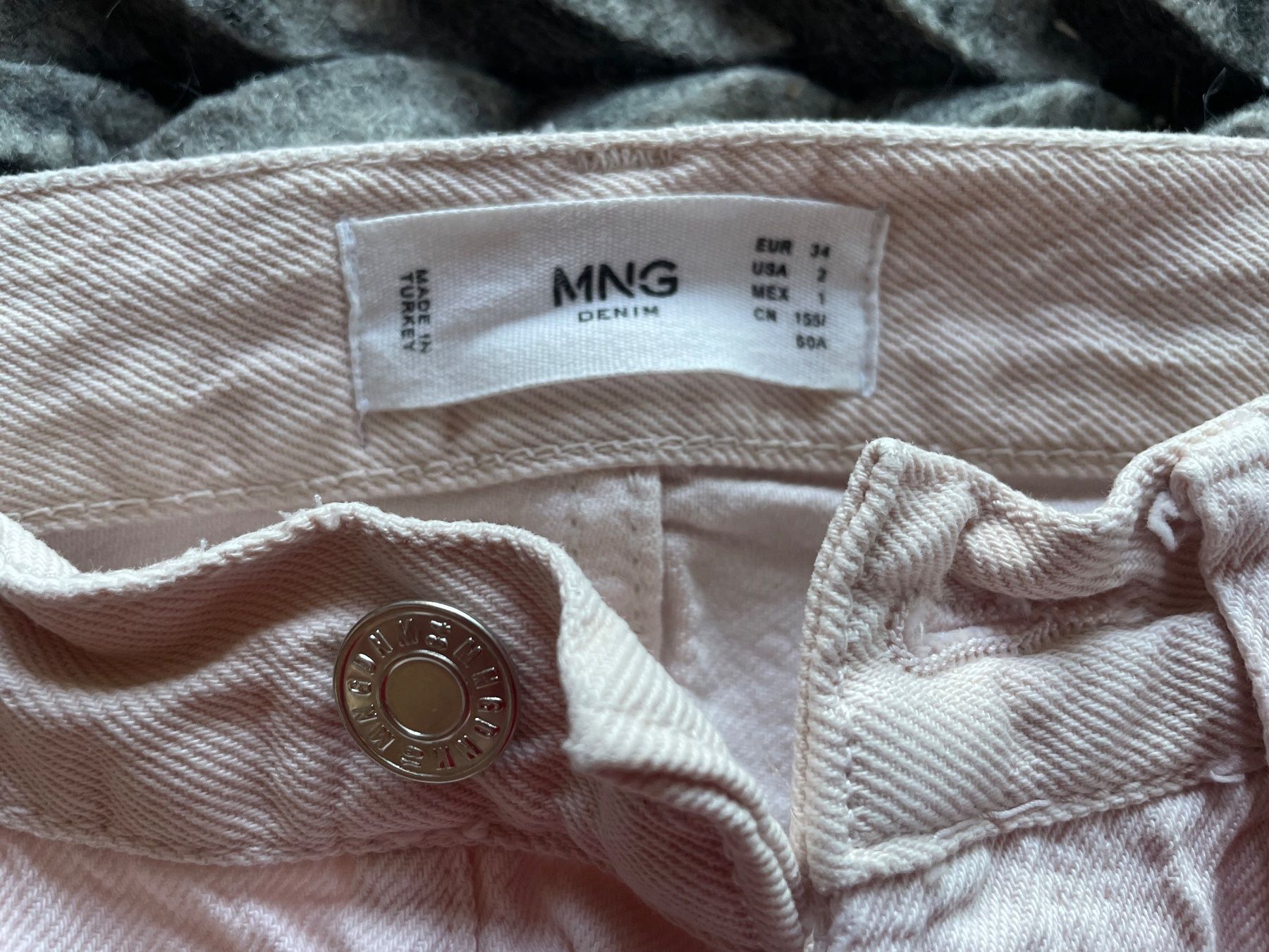 Guess Camicette: Guess Bluse Grösse S Blumenmuster + gratis Jeans – Usato da Coldrerio venduto da Theres2004 5