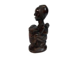 Afrikanische Frau mit Kind
