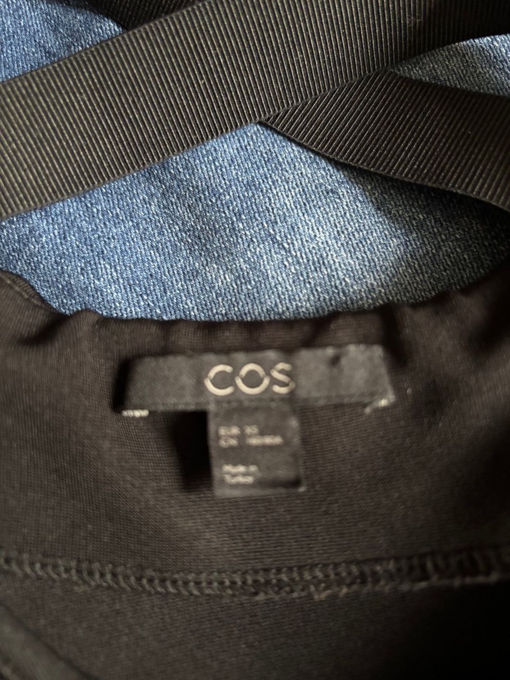 Cos Camicette: COS Oberteil neuwertig – Nuovo (secondo la descrizione) da Merishausen venduto da yourdream 4