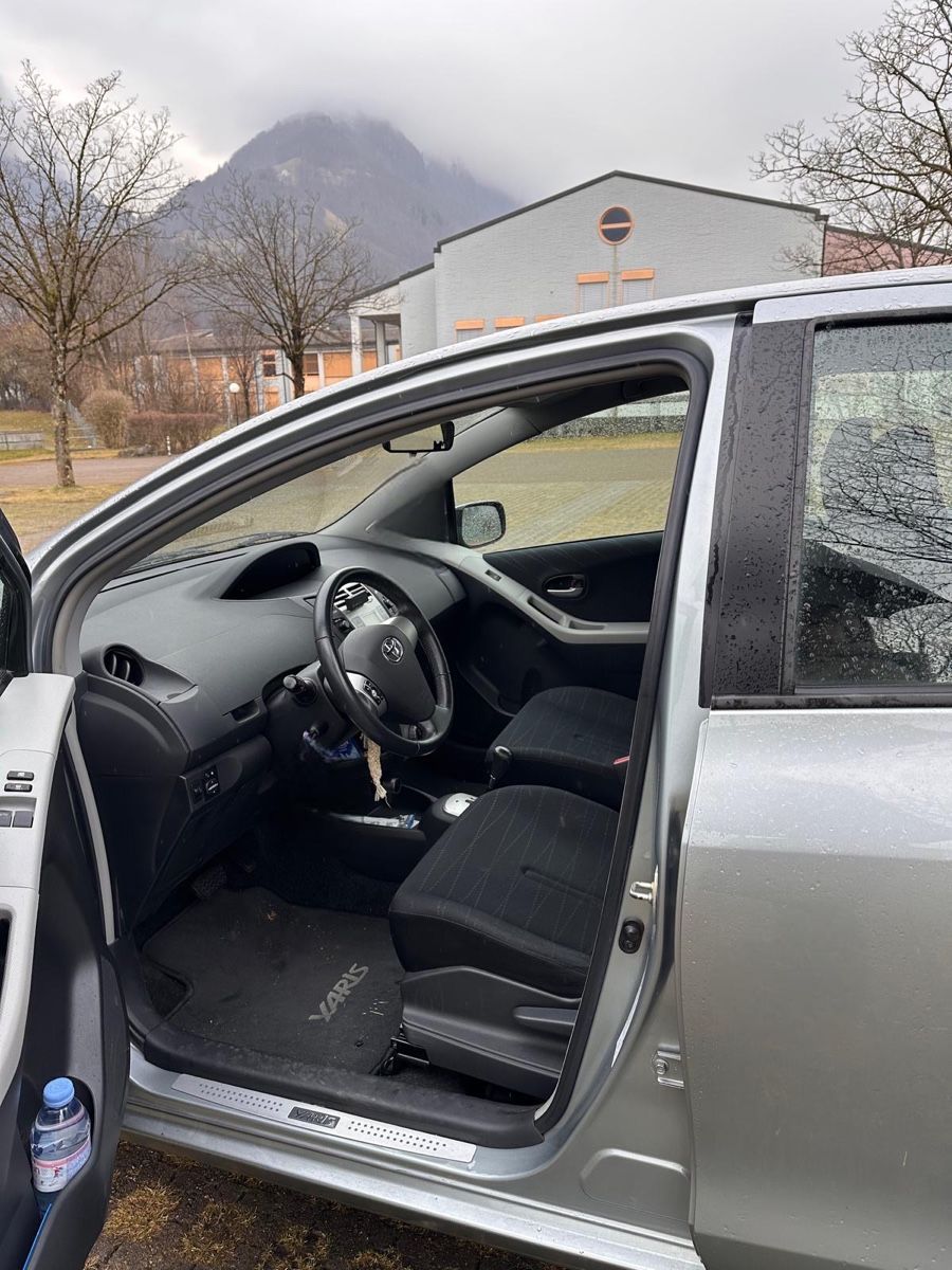 Toyota Automobili: Toyota Yaris 1.3  – Usato da Niederurnen venduto da stelu1991 3