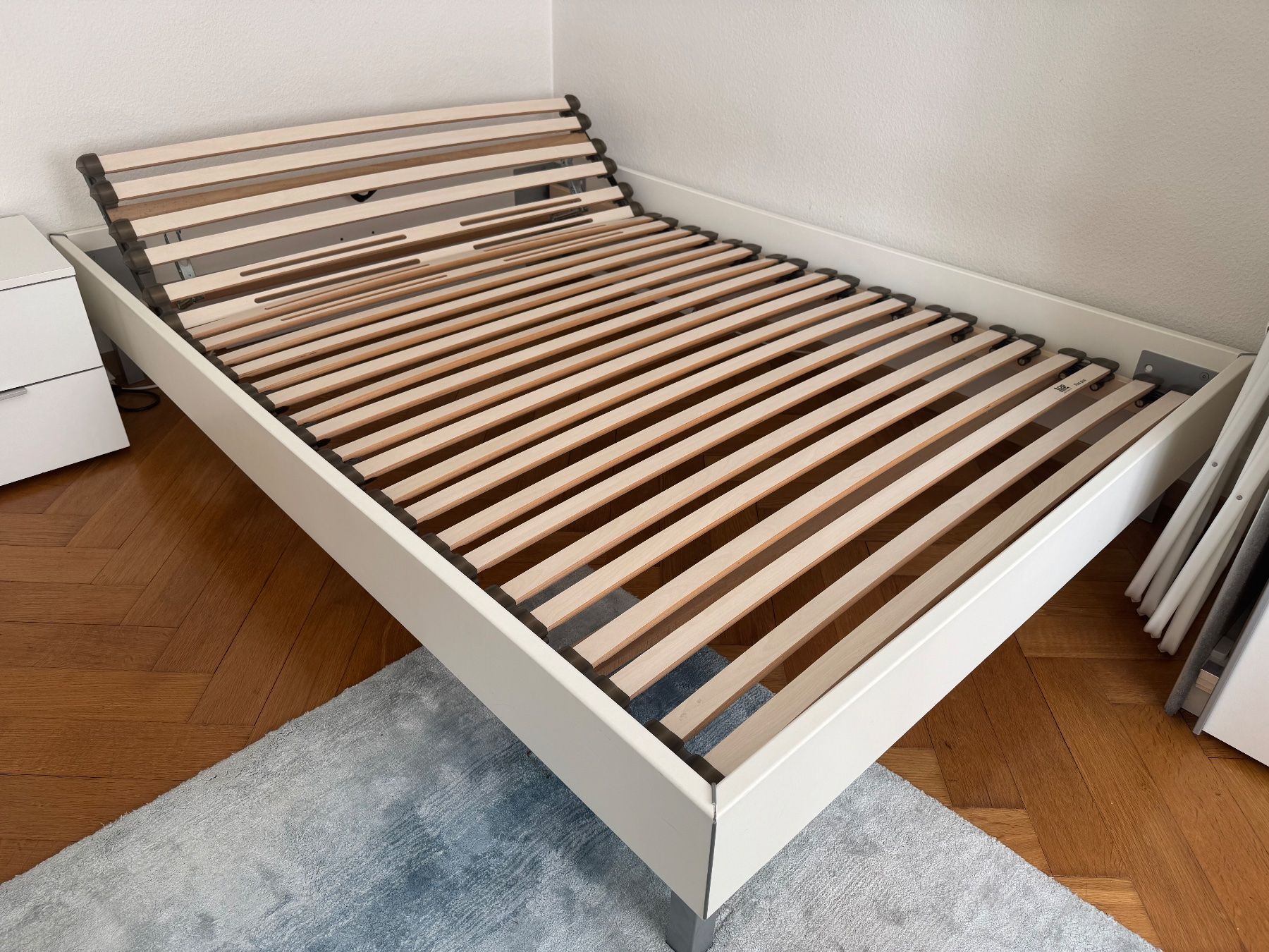 Betten: Bett ohne Matratze – Gebraucht aus Winterthur von vio_yg5d 1