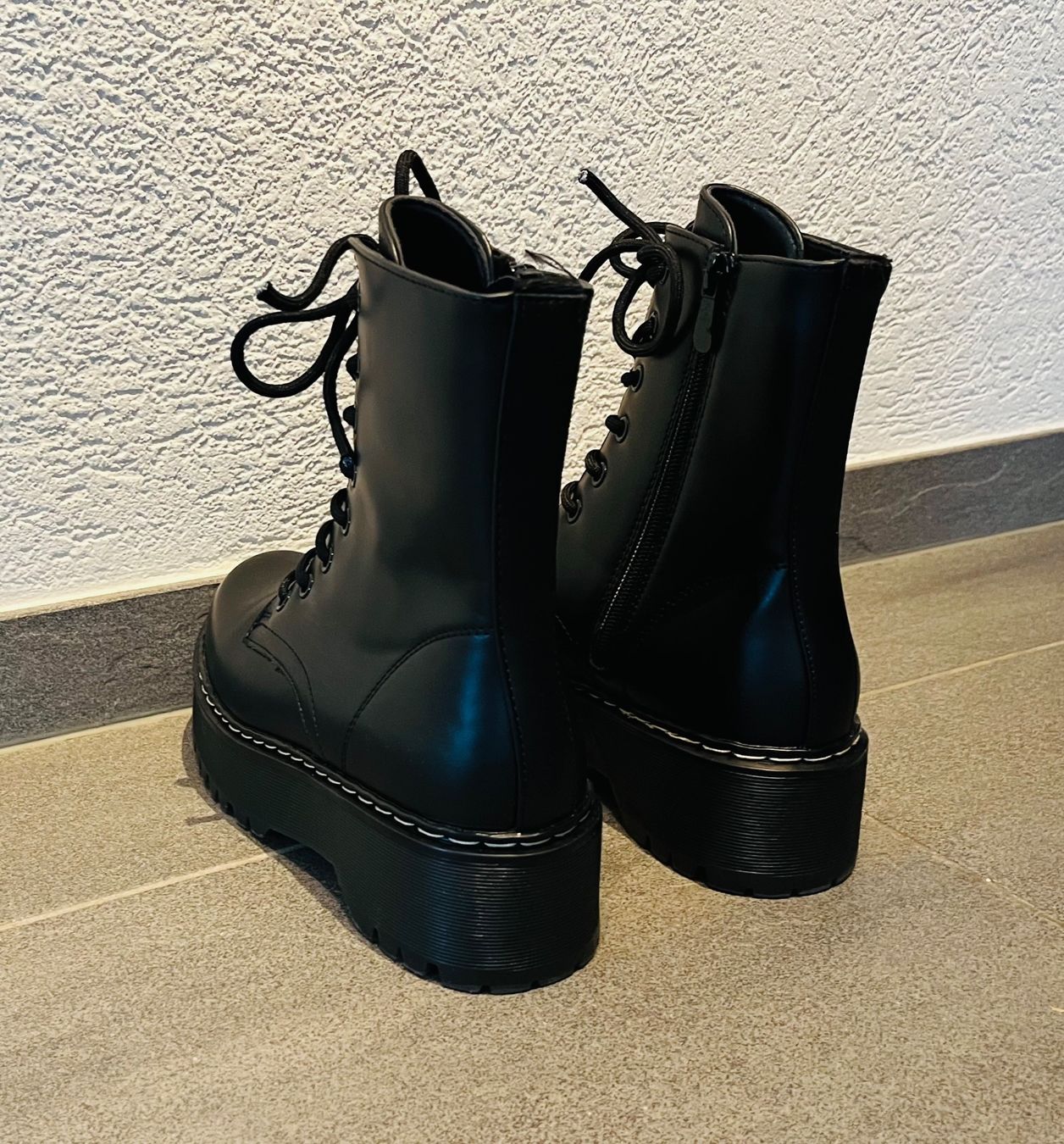 Scarpe da donna: Boots Damen – Usato da Hölstein venduto da Juvia 1