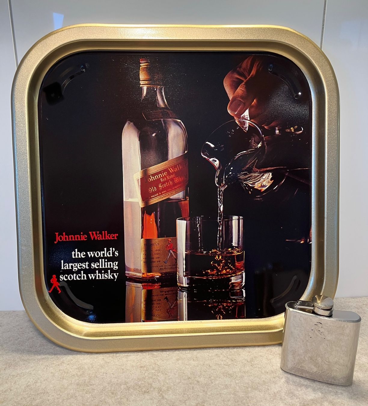 Tutte le decorazioni: Vintage Jonnie Walker Tablett + Flachmann Whisky Werbung – Nuovo (secondo la descrizione) da Tägerwilen venduto da Smartfuchs 3